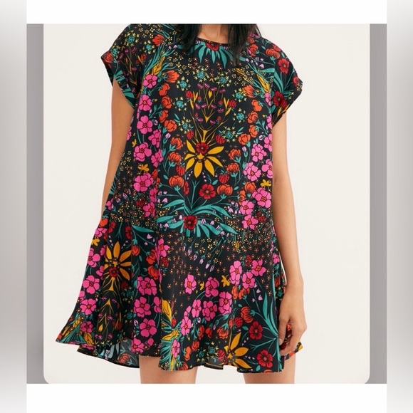Free People Dresses & Skirts - 🌺 Free People “Strawberry Fields” Mini Dress – Size Small 🌺
